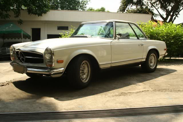 W113 also popularly known as Pagoda or Mr Slim Pagoda because the roof 