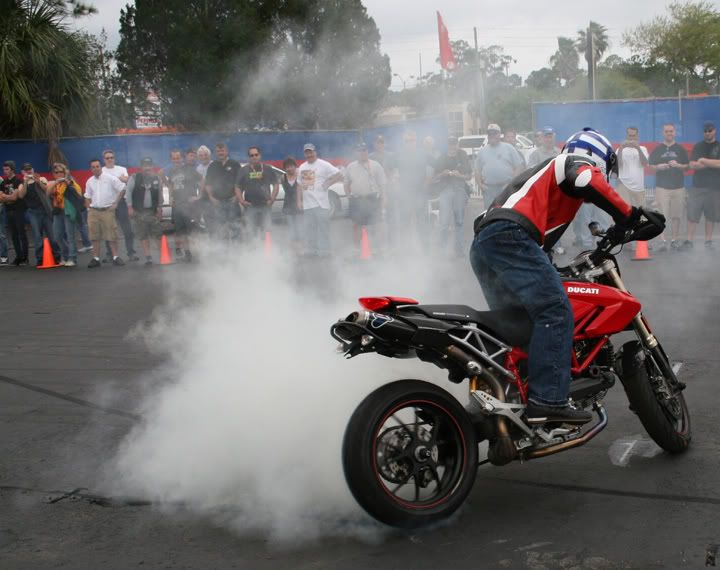 IMAGE: http://i81.photobucket.com/albums/j203/WherzRoony/Daytona%20200%202008/IMG_1572.jpg