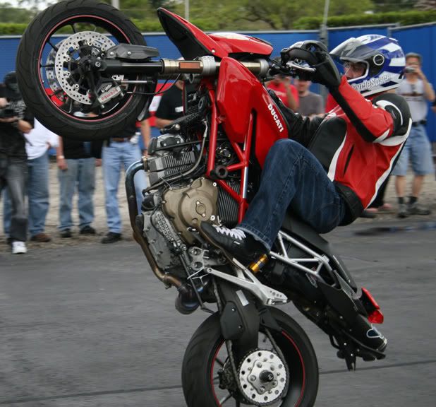 IMAGE: http://i81.photobucket.com/albums/j203/WherzRoony/Daytona%20200%202008/IMG_1576.jpg