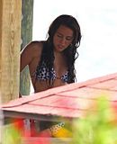 miley_cyrus_rocks_the_bikini_in_georgia_001