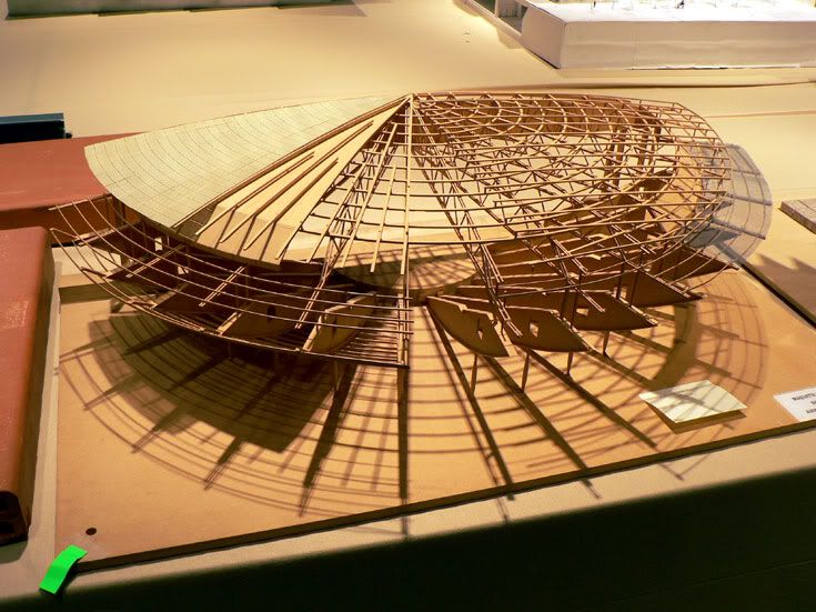 http://i81.photobucket.com/albums/j208/renarddesvolumes/citeinternationale/forum4_maquettes03.jpg
