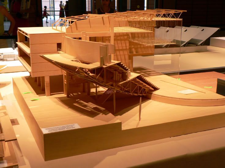 http://i81.photobucket.com/albums/j208/renarddesvolumes/citeinternationale/forum4_maquettes04.jpg