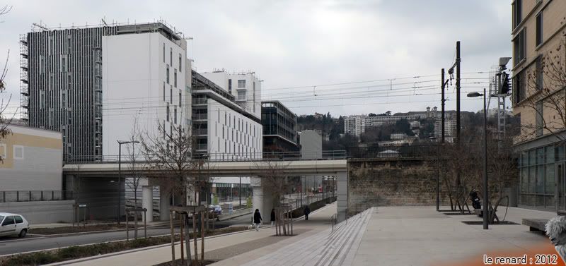 http://i81.photobucket.com/albums/j208/renarddesvolumes/lyonconfluence/rueBayard_01.jpg