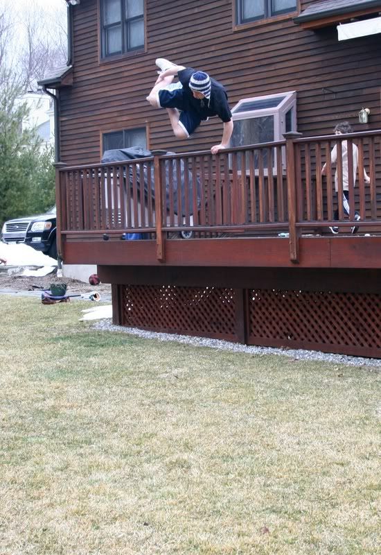 IMAGE: http://i81.photobucket.com/albums/j211/harrow17/snowboardpics035.jpg