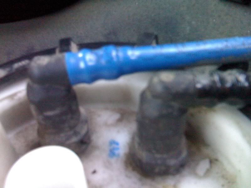 How to remove fuel pump lines on a vdo pump (golf 1.8t) VW Vortex