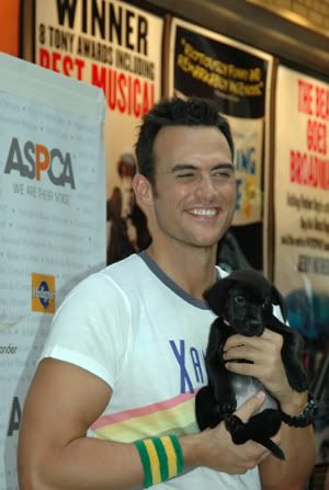 re: The Cheyenne Jackson is AWESOME page!!