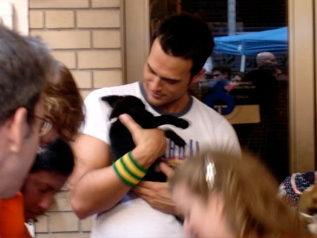 re: The Cheyenne Jackson is AWESOME page!!