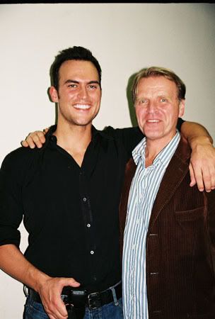 re: The Cheyenne Jackson is AWESOME page!!