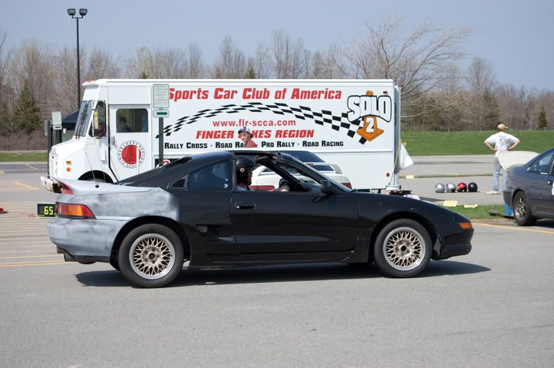 http://i81.photobucket.com/albums/j223/mjaetdti/Autox%20Pics/RIT425and42689a.jpg