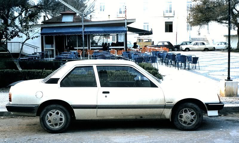 800px-Opel_Ascona_2d_Algarve.jpg