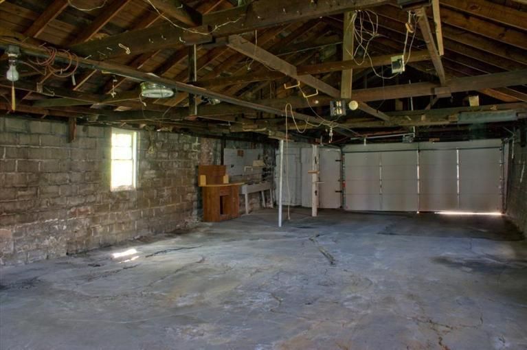 garage-2_zpsmcy93zsn.jpg