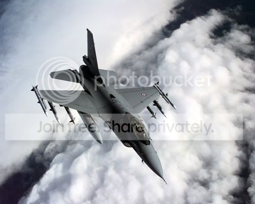 https://i81.photobucket.com/albums/j227/kadavro/Norwegian_F16A_over_Balkans-1.jpg